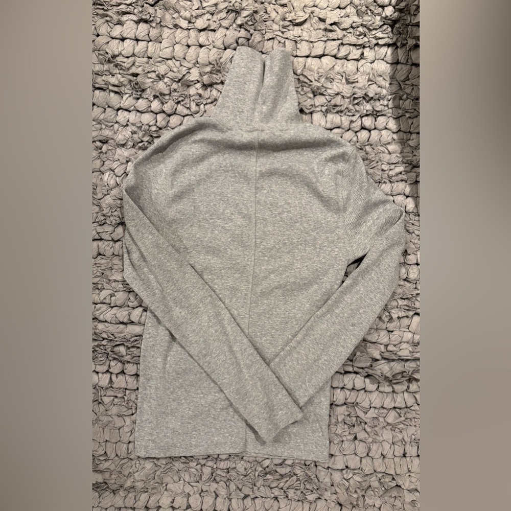 Quince Organic Cotton Heather Grey Micro Ribbed Turtleneck - Picture 4 of 7